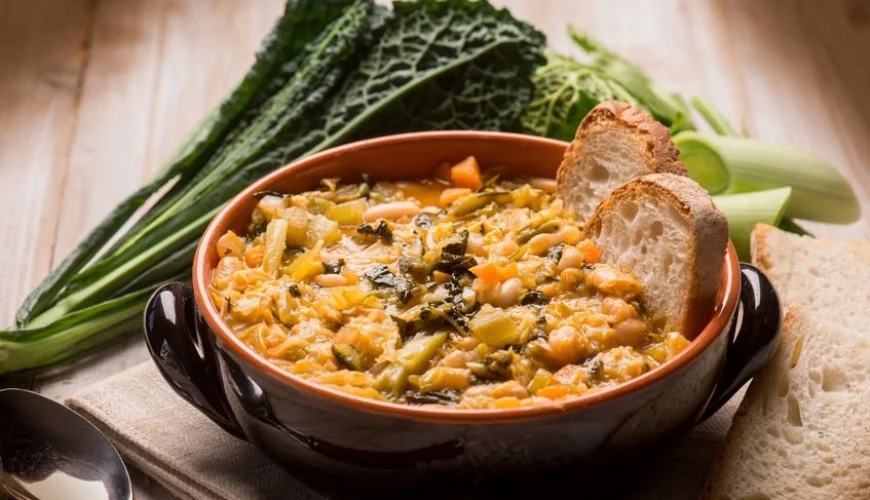 Fagioli co’ a pa’ sotto: Un Tuffo nel Gusto della Tradizione!